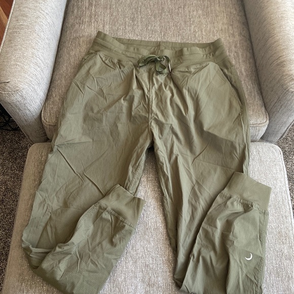 ZYIA Pants - Zyia Active Trail Joggers, Olive